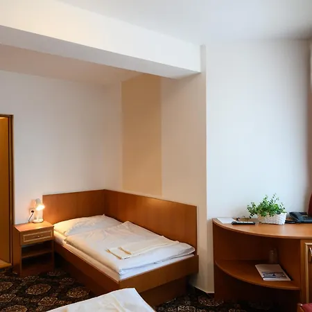 Sport-v-hotel Отель Хротовице