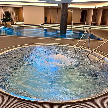 Отель Sport-v-hotel Хротовице